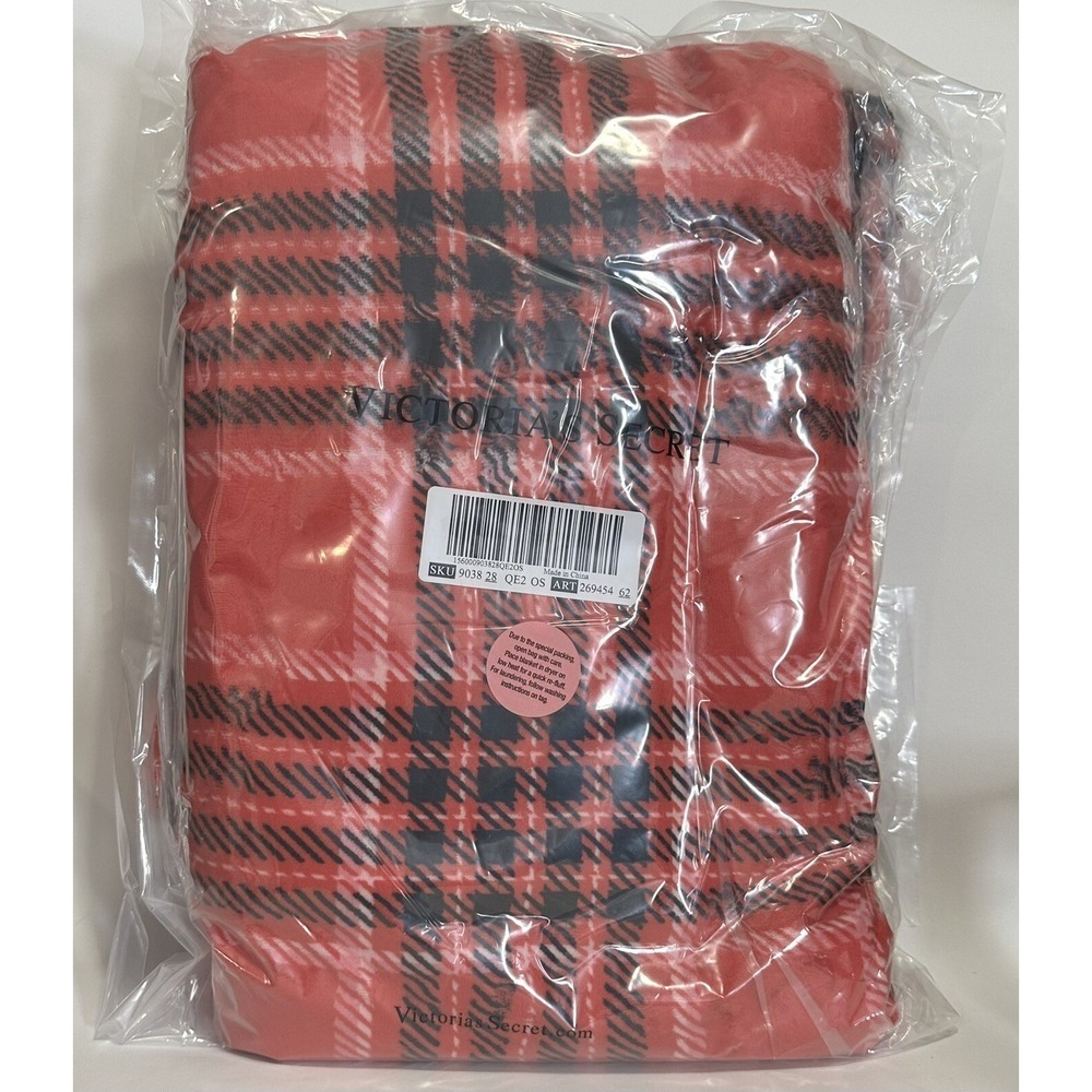 Victoria's Secret Cozy Comfy Plush Throw Blanket 60x50 Red Black Buffalo Plaid